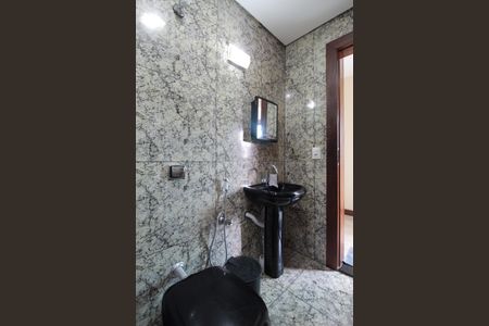 Casa à venda com 450m², 4 quartos e 5 vagasBanheiro Social