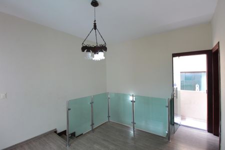 Casa à venda com 450m², 4 quartos e 5 vagasHall