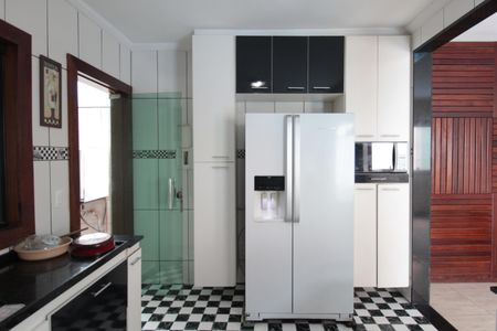 Casa à venda com 450m², 4 quartos e 5 vagasCozinha