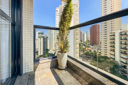 Apartamento à venda com 202m², 3 quartos e 4 vagasVaranda da Suíte 3