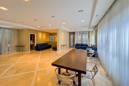 Apartamento à venda com 202m², 3 quartos e 4 vagasÁrea comum - Salão de festas