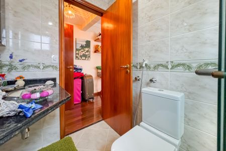 Apartamento à venda com 202m², 3 quartos e 4 vagasBanheiro da Suíte 2