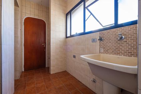 Apartamento à venda com 196m², 3 quartos e 3 vagas Apartamento à venda com 196m², 3 quartos e 3 vagasÁrea de Serviço