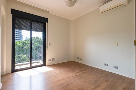 Apartamento à venda com 196m², 3 quartos e 3 vagas Apartamento à venda com 196m², 3 quartos e 3 vagasSuíte 2