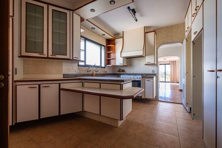 Apartamento à venda com 196m², 3 quartos e 3 vagas Apartamento à venda com 196m², 3 quartos e 3 vagasCozinha