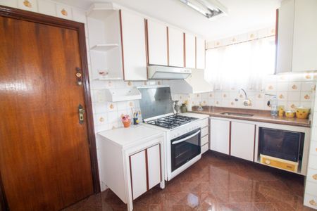 Apartamento para alugar com 93m², 2 quartos e 2 vagasCozinha