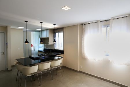 Sala de apartamento à venda com 2 quartos, 64m² em Lourdes, Belo Horizonte