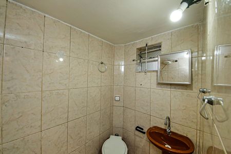 Casa à venda com 57m², 2 quartos e 1 vaga Casa à venda com 57m², 2 quartos e 1 vagaBanheiro da Suíte