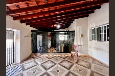 Casa à venda com 200m², 6 quartos e 4 vagasGaragem