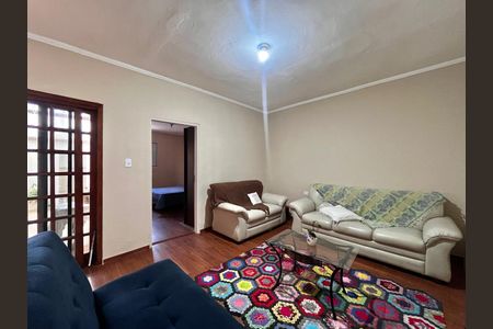 Casa à venda com 200m², 6 quartos e 4 vagasCasa 2 -Sala