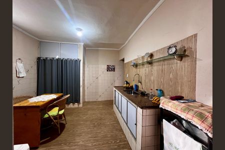 Casa à venda com 200m², 6 quartos e 4 vagasCozinha