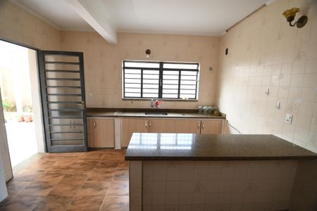 Casa à venda com 325m², 6 quartos e 3 vagasCozinha - Casa 2