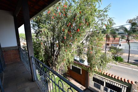 Sala 2 - Vista de casa à venda com 6 quartos, 325m² em Conjunto Habitacional Vila Santana (sousas), Campinas
