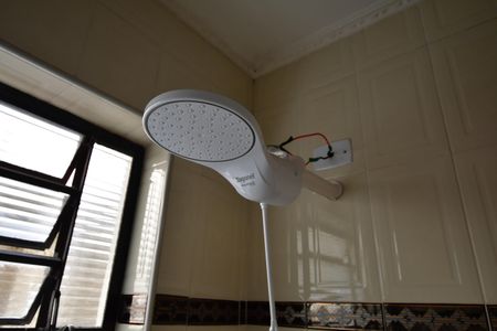 Casa à venda com 325m², 6 quartos e 3 vagasBanheiro Social 2