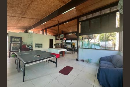 Casa à venda com 3 quartos, 300m² em Matapaca, Niterói