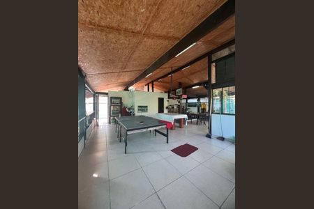 Casa à venda com 3 quartos, 300m² em Matapaca, Niterói