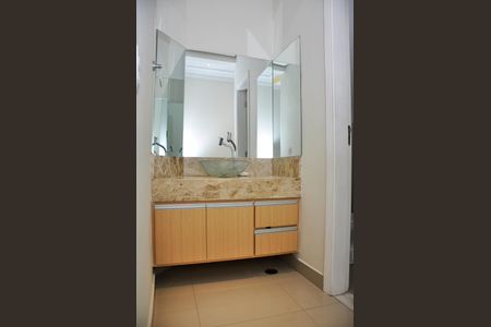 Casa para alugar com 170m², 4 quartos e 2 vagasLavabo