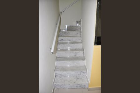 Casa para alugar com 170m², 4 quartos e 2 vagas Escada Quartos