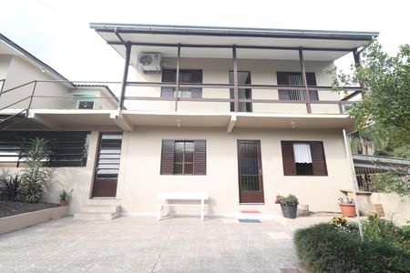 Casa à venda com 204m², 3 quartos e 2 vagasFachada