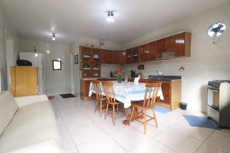 Casa à venda com 204m², 3 quartos e 2 vagasCozinha