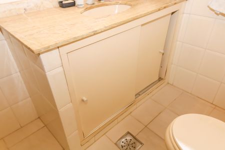 Apartamento à venda com 200m², 5 quartos e 1 vaga Apartamento à venda com 200m², 5 quartos e 1 vagaBanheiro 1