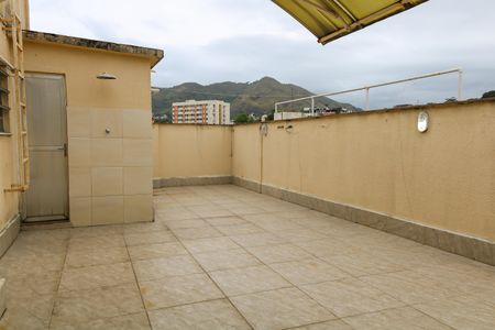 Apartamento à venda com 200m², 5 quartos e 1 vaga Apartamento à venda com 200m², 5 quartos e 1 vagaTerraço