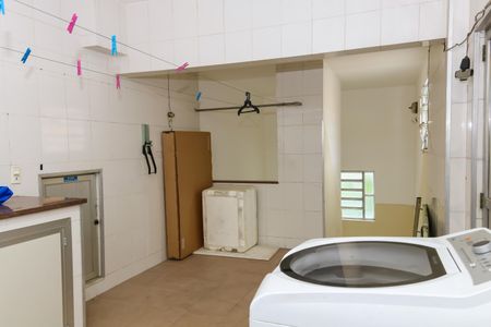 Apartamento à venda com 200m², 5 quartos e 1 vaga Apartamento à venda com 200m², 5 quartos e 1 vagaÁrea de Serviço