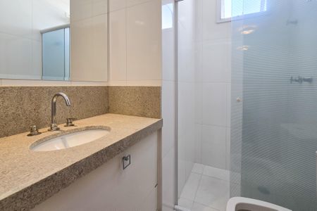 Apartamento à venda com 208m², 4 quartos e 3 vagasBanheiro da Suíte 2 - cobertura 