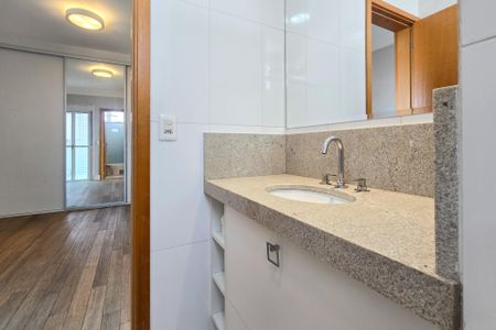 Apartamento à venda com 208m², 4 quartos e 3 vagasBanheiro da Suíte 2 - Cobertura