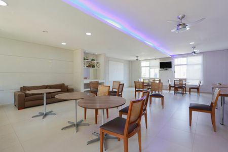 Apartamento para alugar com 50m², 2 quartos e 1 vaga Apartamento para alugar com 50m², 2 quartos e 1 vagaÁrea comum - Salão de festas