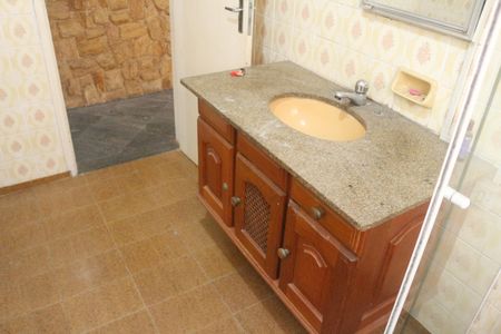 Casa à venda com 205m², 3 quartos e 3 vagasBanheiro Social 1