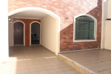 Casa à venda com 205m², 3 quartos e 3 vagasGaragem