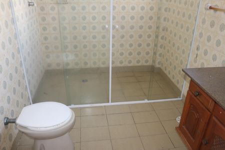 Casa à venda com 205m², 3 quartos e 3 vagasBanheiro da Suíte 1