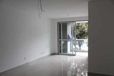 Apartamento para alugar com 68m², 2 quartos e 1 vagaSala