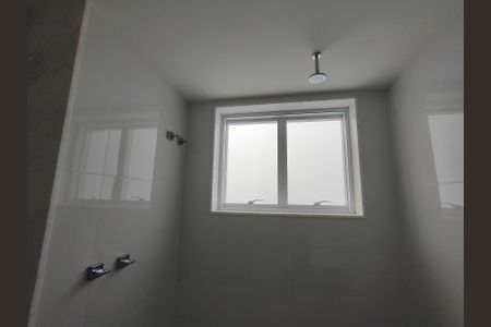 Apartamento à venda com 384m², 4 quartos e 5 vagasBanheiro 2 da Suíte 1