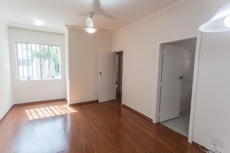 Sala de apartamento à venda com 2 quartos, 60m² em Serra, Belo Horizonte
