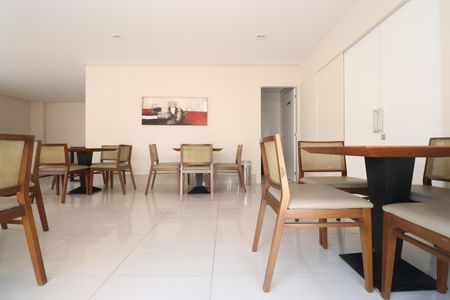 Apartamento para alugar com 76m², 2 quartos e 2 vagasÁrea comum - Salão de festas