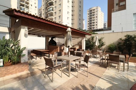 Apartamento para alugar com 76m², 2 quartos e 2 vagasÁrea comum - Churrasqueira