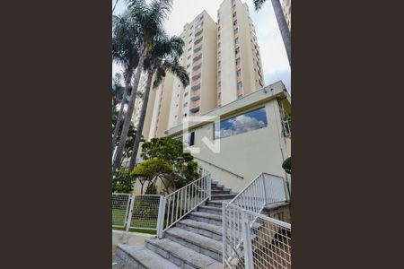 Apartamento à venda com 80m², 3 quartos e 2 vagas Apartamento à venda com 80m², 3 quartos e 2 vagasFachada e Portaria