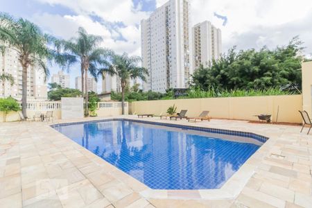 Apartamento à venda com 80m², 3 quartos e 2 vagas Apartamento à venda com 80m², 3 quartos e 2 vagasÁrea comum - Piscina
