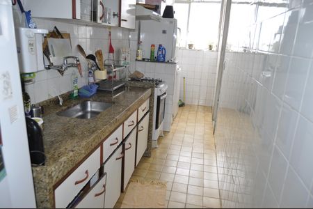 Apartamento à venda com 83m², 2 quartos e 1 vagaCozinha
