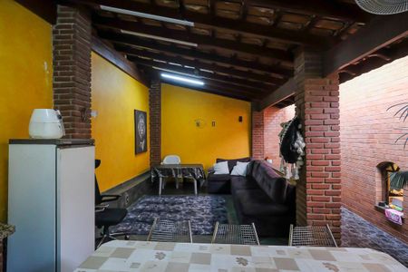 Casa à venda com 243m², 3 quartos e 3 vagasQuintal