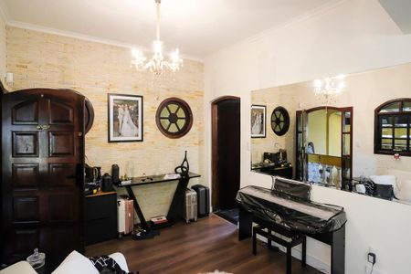 Casa à venda com 243m², 3 quartos e 3 vagasSala