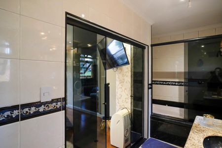 Casa à venda com 243m², 3 quartos e 3 vagasBanheiro da suíte 1