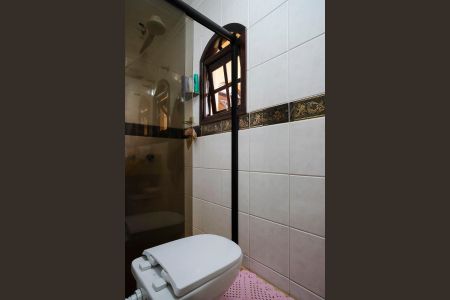 Casa à venda com 243m², 3 quartos e 3 vagasBanheiro da suíte 2