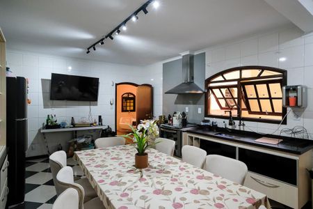 Casa à venda com 243m², 3 quartos e 3 vagasCozinha