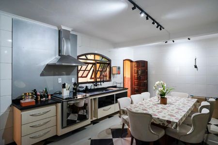 Casa à venda com 243m², 3 quartos e 3 vagasCozinha