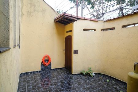 Casa à venda com 243m², 3 quartos e 3 vagasEntrada