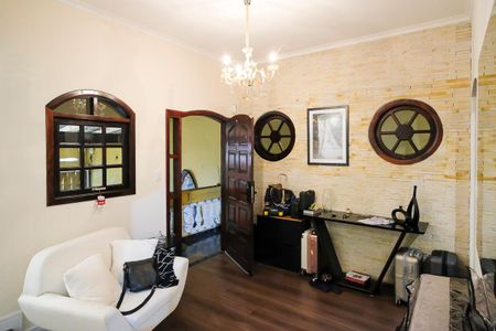 Casa à venda com 243m², 3 quartos e 3 vagasSala