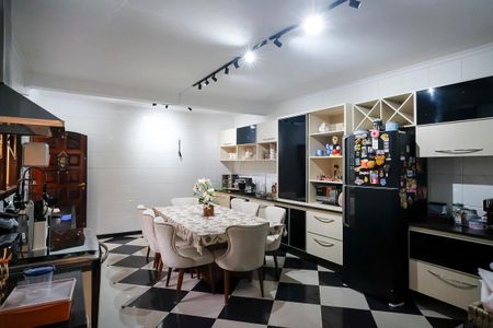 Casa à venda com 243m², 3 quartos e 3 vagasCozinha